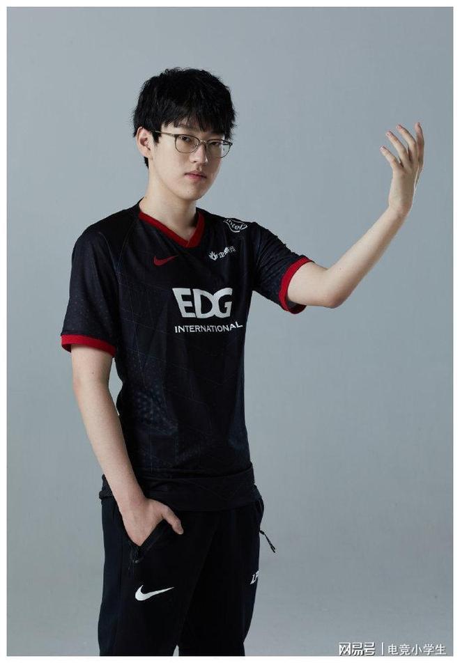 蜂鸟电竞-Scout在TES比赛中出色防守，出色防守引发热议！的简单介绍