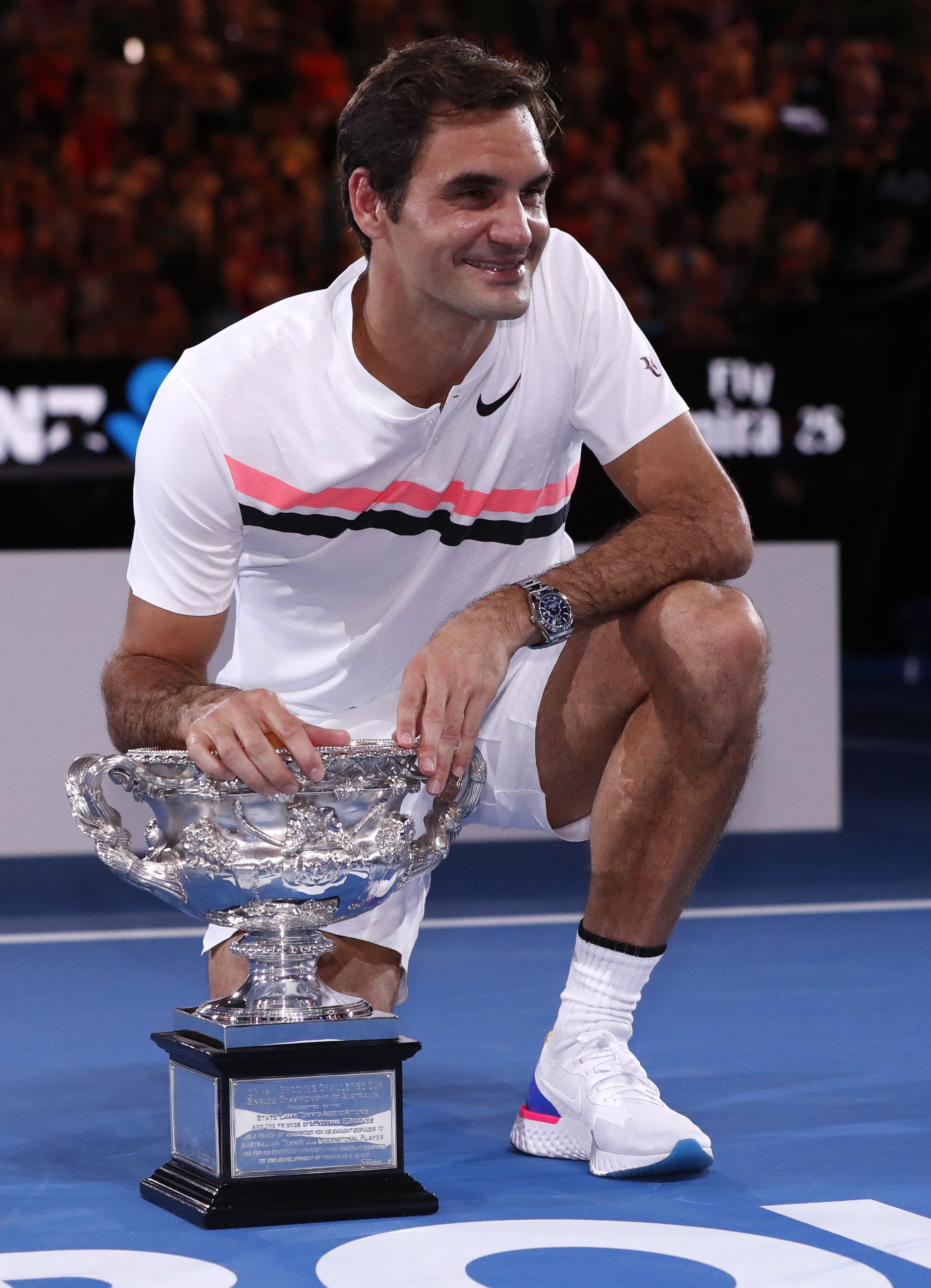 蜂鸟竞技-费德勒迎来十五赛季高光表现,利物浦球迷沸腾!的简单介绍