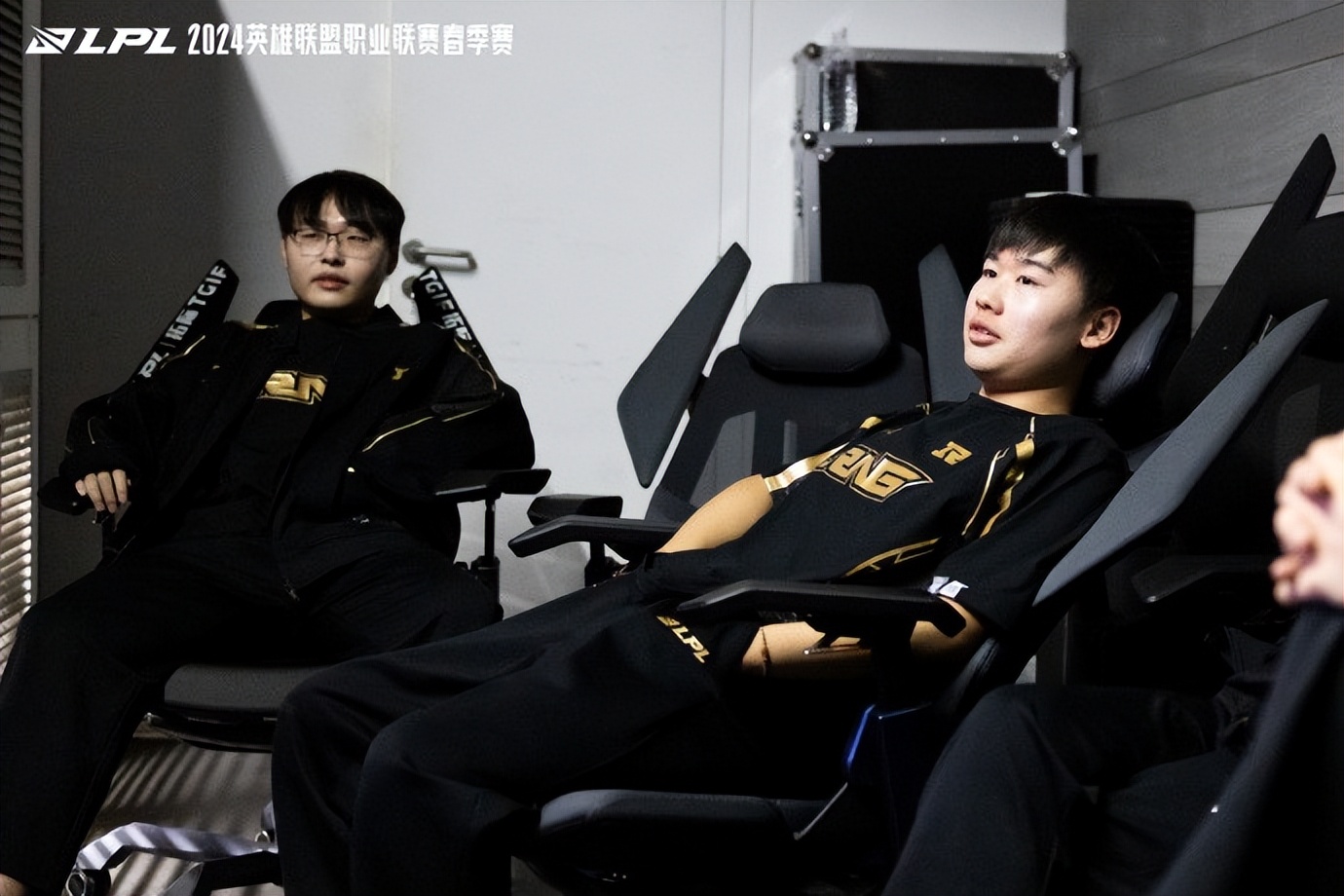 蜂鸟竞技-JackeyLove在RNG比赛中势不可挡，出色防守引发热议！的简单介绍