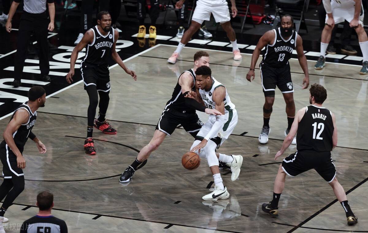 蜂鸟竞技- c罗看网球 