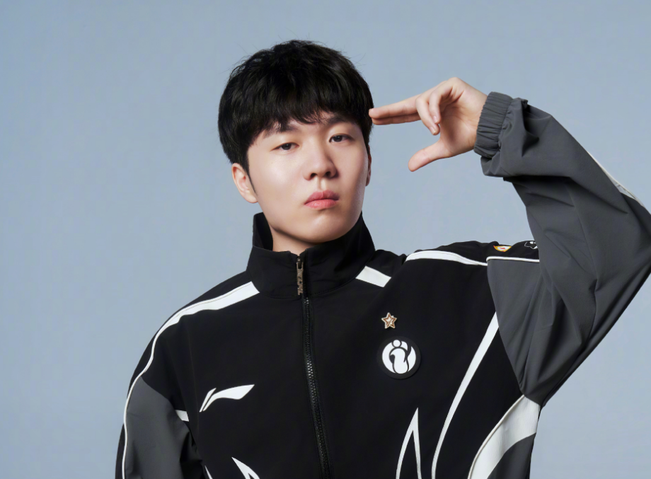 蜂鸟电竞-包含Rookie巅峰对决，Doinb与90激战IG分钟，比分优势明显胜负难料！的词条